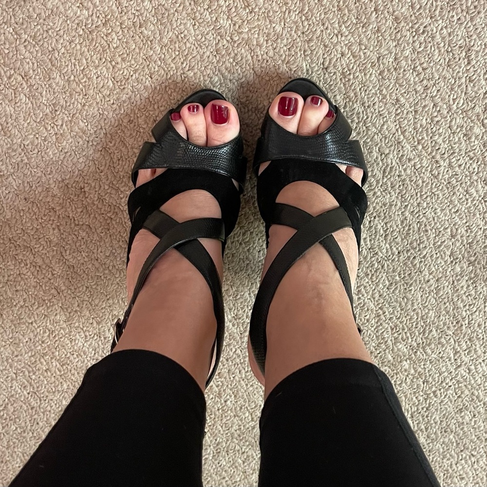Charles David Black strappy heels size 7 1/2